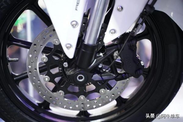 摩博會 | 力帆釋出KPT400拉力車,售價29980起,600V缸巡航亮相 摩博會 | 力帆釋出KPT400拉力車,售價29980起,600V缸巡航亮相