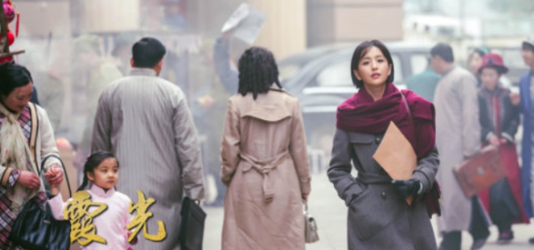 佟麗婭又甩出一王炸劇，央八首播收視奪冠，老戲骨演技驚豔四座