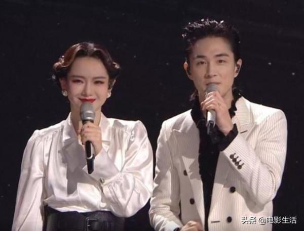 跨年晚會男星開始“內卷”，王源酷似貴公子，張藝興帶來超強舞臺