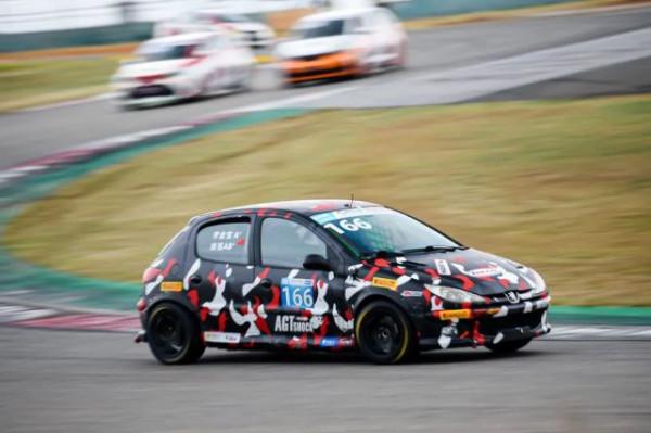 酣戰雨中上賽 CEC上海收官站廠商杯、國家杯第一階段精彩不斷 酣戰雨中上賽 CEC上海收官站廠商杯、國家杯第一階段精彩不斷