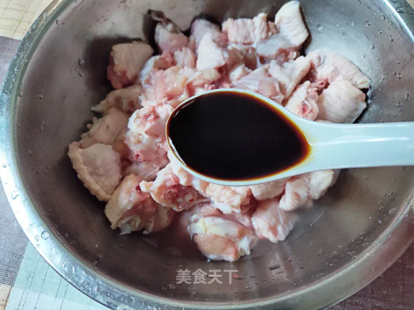 這幾道乾煸菜，焦香四溢，麻辣過癮，下酒又下飯