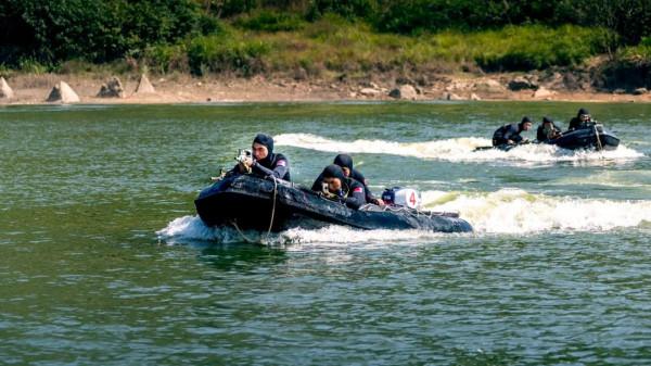 閩東腹地！海軍陸戰隊開展破襲演練