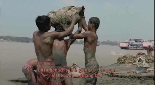 印度是如何用恆河水賺錢的?只有你想不到的,沒有印度人做不到的 印度是如何用恆河水賺錢的?只有你想不到的,沒有印度人做不到的