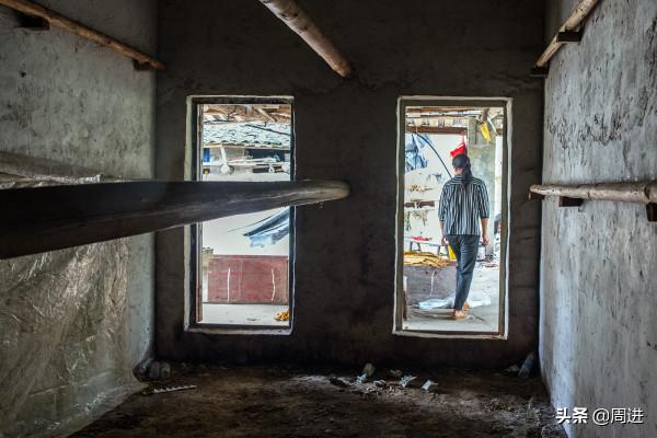 農民大姐每年種植60畝菸葉不覺勞累,心有高興事,幹活也輕鬆 農民大姐每年種植60畝菸葉不覺勞累,心有高興事,幹活也輕鬆