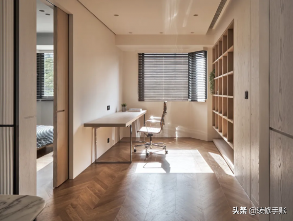 130平三居室,高階灰與原木,滿滿的高階感 130平三居室,高階灰與原木,滿滿的高階感