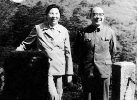 陳慕華:八路軍首位女參謀,59歲當副總理,64歲當銀行行長 陳慕華:八路軍首位女參謀,59歲當副總理,64歲當銀行行長