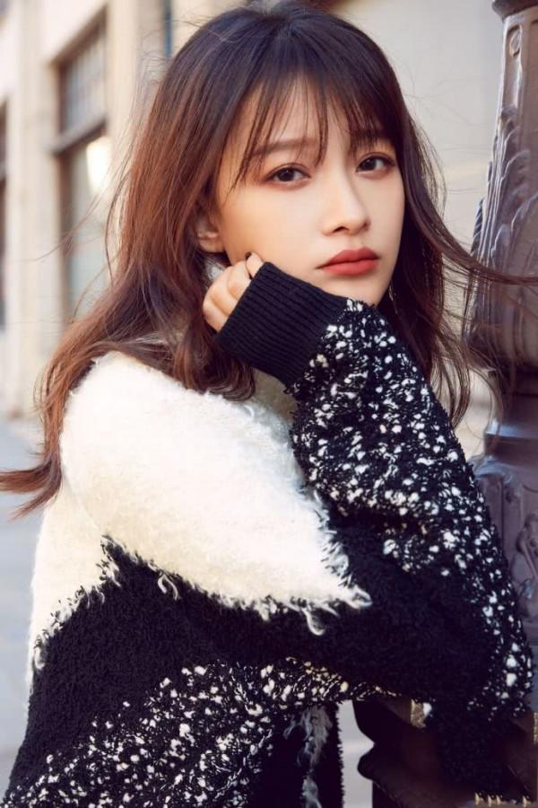 孫怡仗著腿長真拼,居然敢挑戰“塑膠”高跟鞋,好奇這腳出汗嗎? 孫怡仗著腿長真拼,居然敢挑戰“塑膠”高跟鞋,好奇這腳出汗嗎?