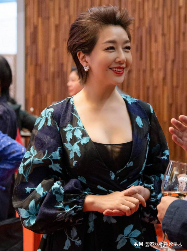 4位越老越有韻味的女星，江珊的溫柔，梅婷的大方，小花們比不了