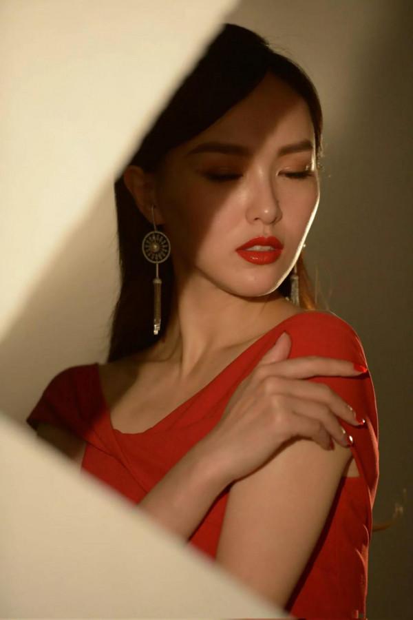 唐嫣結婚以後臉色越來越紅潤,面板也變好了很多 唐嫣結婚以後臉色越來越紅潤,面板也變好了很多