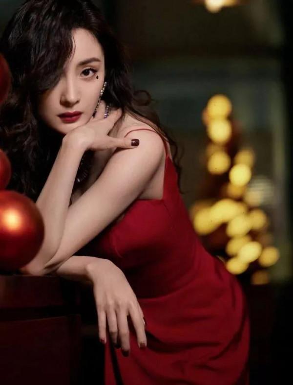 楊冪港風大片，網友：美出新高度