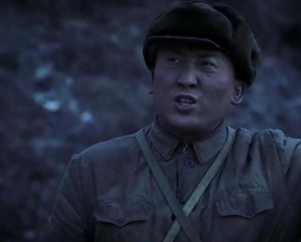 志願軍哨兵發現“奸細”，果斷開槍射擊，事後感慨：多虧槍法不準