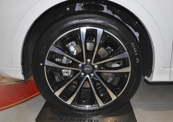 悶聲賣的國產SUV,配十佳引擎+獨懸,可語音車控,5/6/7座隨意選 悶聲賣的國產SUV,配十佳引擎+獨懸,可語音車控,5/6/7座隨意選