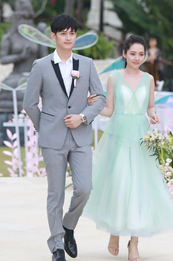 付辛博穎兒婚禮伴郎伴娘團看點也很多！郭碧婷挽手馬可像演偶像劇