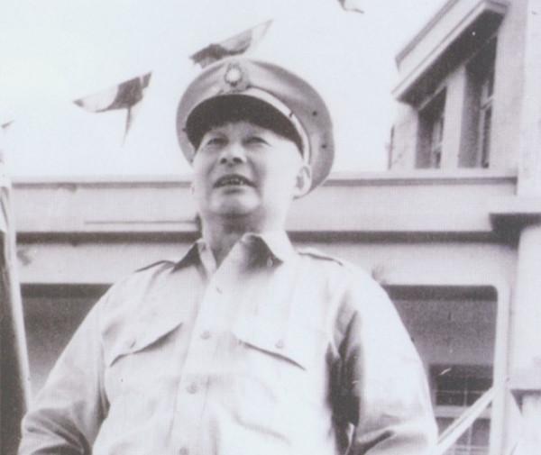 2001年，朱鎔基看了央視一檔節目後，立即趕往醫院看望特工熊向暉