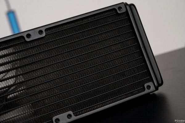 純黑靜音自帶螢幕，微星MEG CORELIQUID S360水冷散熱器圖賞