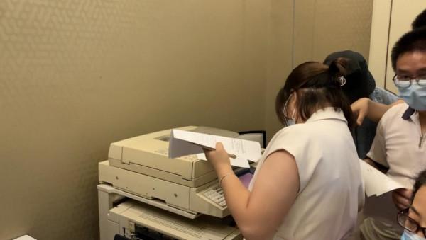 現場|恆大在廣州組織實物兌付登記 投資人要求公示房源明細 現場|恆大在廣州組織實物兌付登記 投資人要求公示房源明細