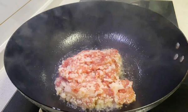 愛吃麵條的收藏好，麵館老闆教我特色炸醬做法，拌麵拌飯都好吃