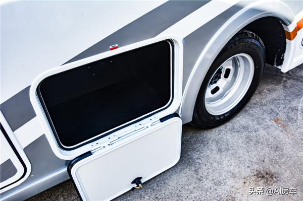 火星車也能住人了？還帶智慧黑科技？火星2號同名房車精彩詳解