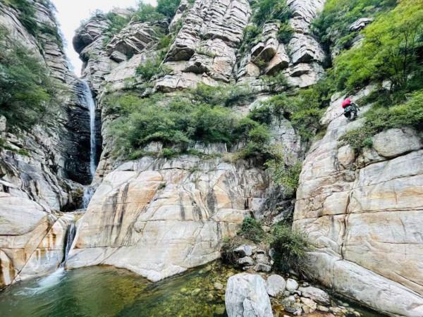 鄭州驢友團八龍潭穿越盧崖瀑布 鄭州驢友團八龍潭穿越盧崖瀑布