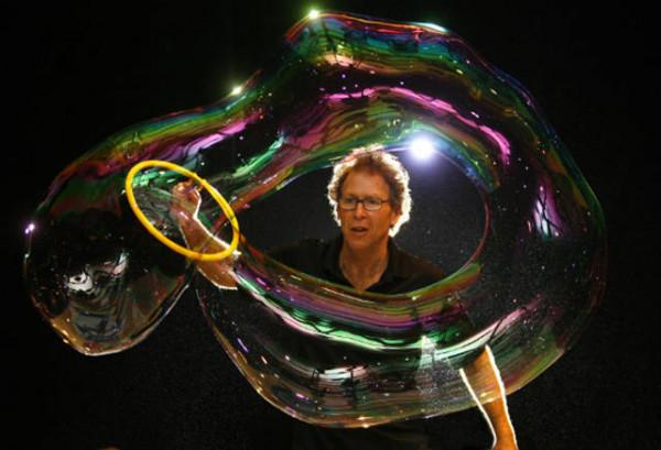 70個神奇照片,狗熊大戰狼,美國槍斃處決室,施瓦辛格的非洲兄弟 70個神奇照片,狗熊大戰狼,美國槍斃處決室,施瓦辛格的非洲兄弟