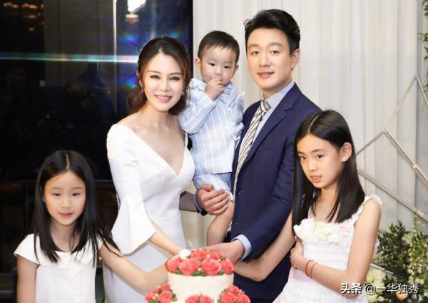 娛樂圈再曝婚變！明星婚姻現狀分析：迴歸家庭或夫妻兩頭忙