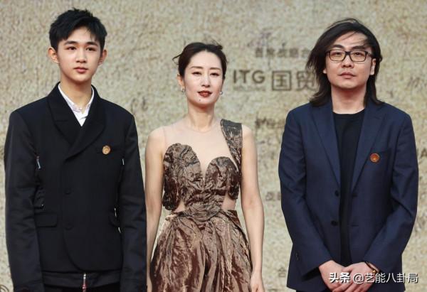 金雞閉幕紅毯比美：寧靜大膽奔放，倪妮定毯神針，關曉彤扳回一城