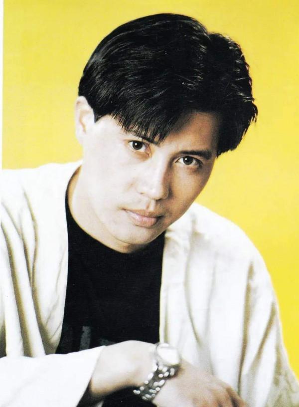 反串“賈寶玉”走紅，當紅時患病臉部變形，夏菁如今過得如何？