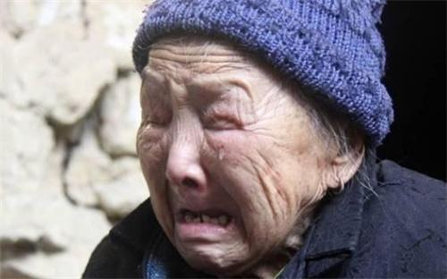 1996年兒子失蹤，父母以為他外出打工，沒想到一直“躺在”後院