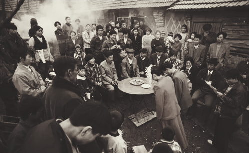 1970年，山東一戶人家嫁女兒，女婿對岳母說：這聲娘俺喊了二十年