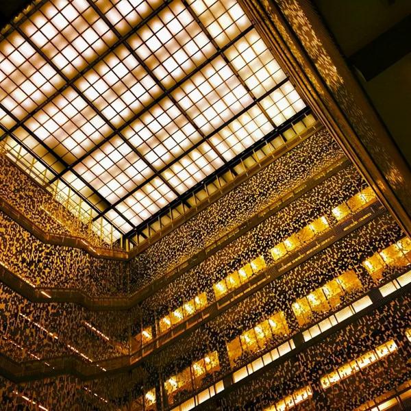 哈佛大學學生集體“裸奔”?名校限制級文化除了哈佛還有耶魯 哈佛大學學生集體“裸奔”?名校限制級文化除了哈佛還有耶魯