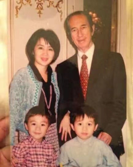 賭王四姨太14歲父親去世，讀書不多野心大，29歲嫁68歲賭王賭對了