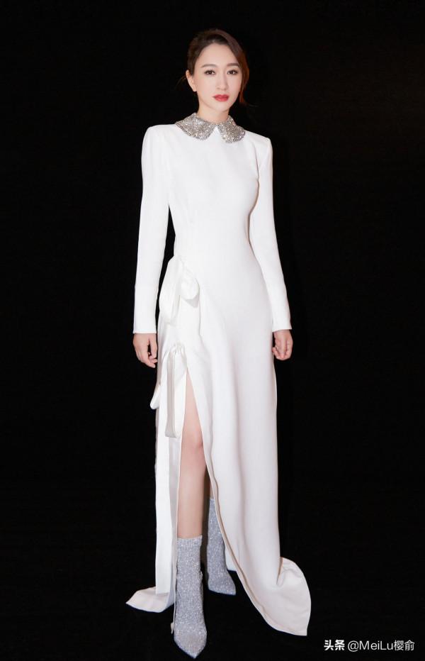 李小冉時髦漂亮太有魅力,身材苗條,氣質驚豔 李小冉時髦漂亮太有魅力,身材苗條,氣質驚豔