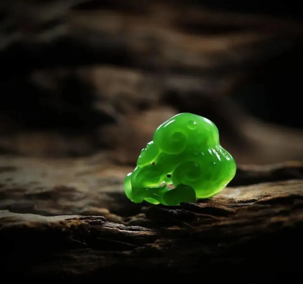 碧玉中的“蘋果綠”,你喜歡嗎? 碧玉中的“蘋果綠”,你喜歡嗎?