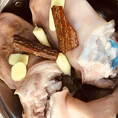 10分鐘快手菜滷豬耳朵，做飯不發愁