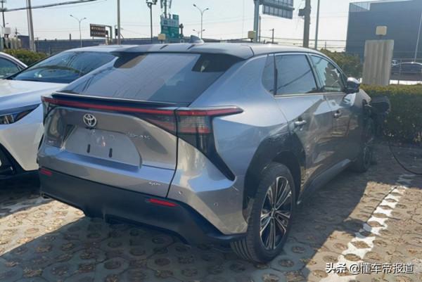 新車 | 續航500公里,海外售35.8萬起,豐田新電動SUV國內諜照曝光 新車 | 續航500公里,海外售35.8萬起,豐田新電動SUV國內諜照曝光