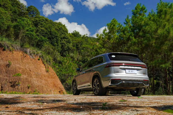 重新“定義”緊湊級，軸距2845mm，三屏聯動，不到14萬可買