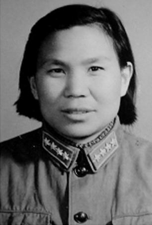 一個自幼沒上過學的農村姑娘能成為火箭專家嗎？王之任說：能