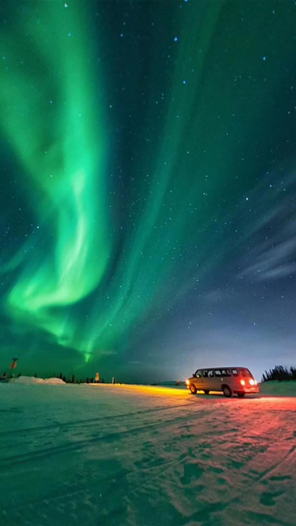 天空為什麼有極光？