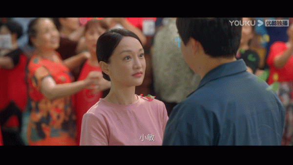 47歲周迅、張雨綺又談姐弟戀了！這屆男人不行？