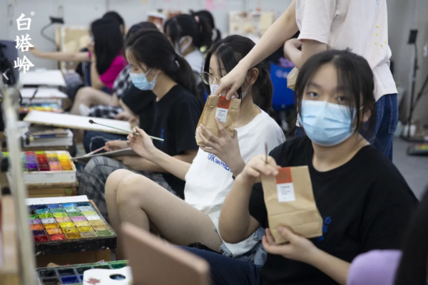 心有光華月自明 | 中秋佳節,白塔嶺的家人們節日快樂 心有光華月自明 | 中秋佳節,白塔嶺的家人們節日快樂