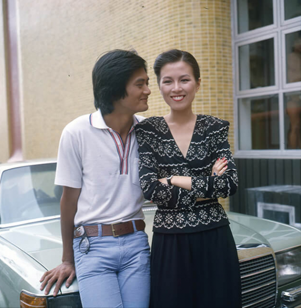 終於明白，陳薈蓮不漂亮，也沒有孩子，周潤發為何獨寵她38年了