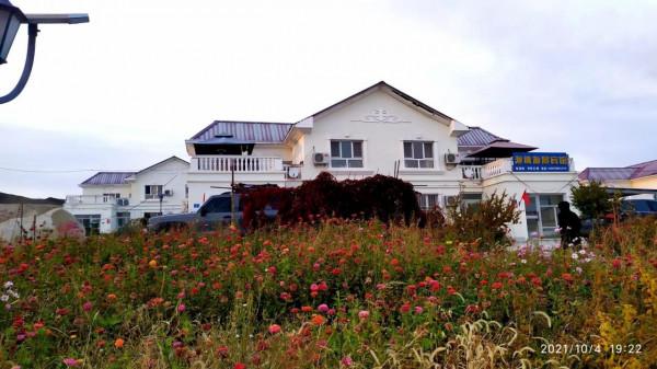 烏倫古湖邊撿到心儀的戈壁玉