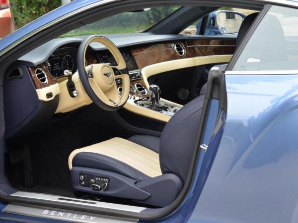 頂級豪華大V8，原裝進口旗艦豪華的跑車，實拍賓利歐陸