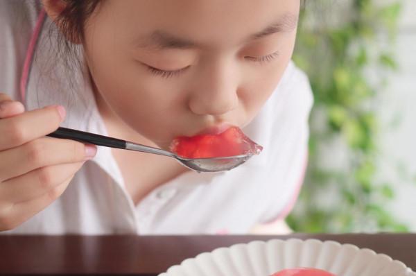 把西瓜做成果凍,冰涼Q彈超解暑,幾步就做好,真簡單 把西瓜做成果凍,冰涼Q彈超解暑,幾步就做好,真簡單