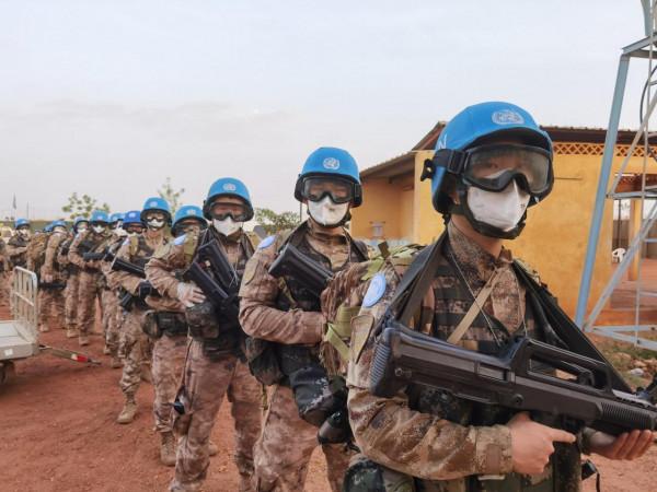 中國第9批赴馬裡維和工兵分隊梅納卡分遣隊出征