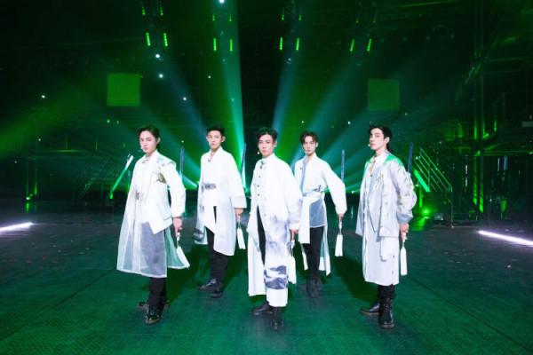 武俠風出圈!張晉領銜的這首《好春光》讓你知道中華文化的快樂 武俠風出圈!張晉領銜的這首《好春光》讓你知道中華文化的快樂