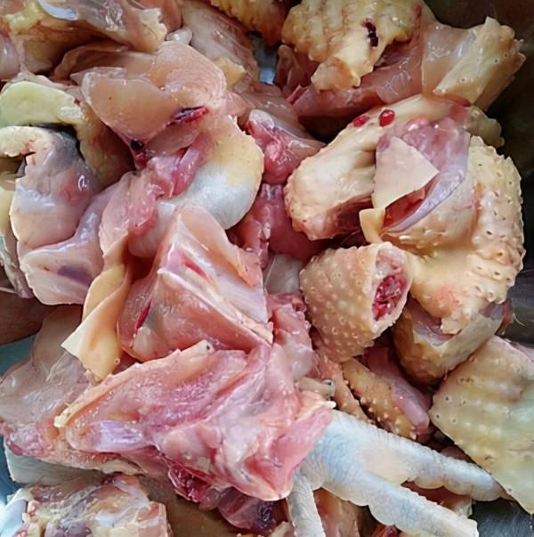 貴州“七仙女”街邊炒菜，7口大鍋同時操作，場面熱鬧非凡