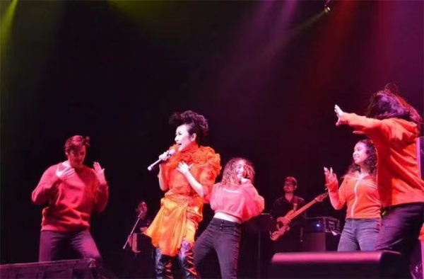 57歲知名港星滯留美國超3周!輾轉買機票稱好無奈,共損失幾十萬 57歲知名港星滯留美國超3周!輾轉買機票稱好無奈,共損失幾十萬