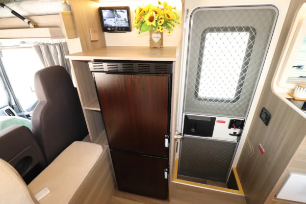 新飛H300尊享版 子母床佈局 空間大配備全 智享旅居生活 新飛H300尊享版 子母床佈局 空間大配備全 智享旅居生活