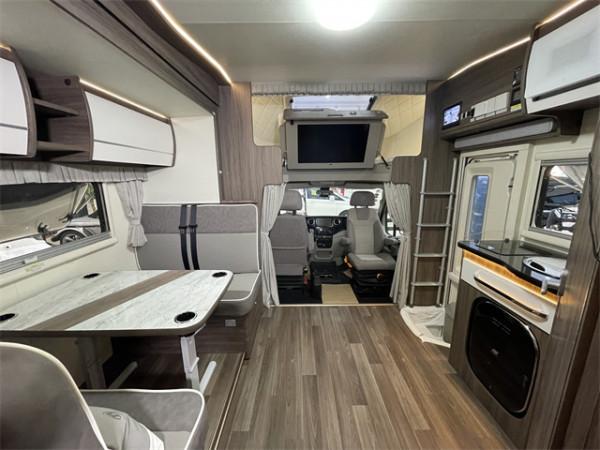 金冠房車-賓歌雙拓展,新款上市設計風格,可滿足多數車友的幻想 金冠房車-賓歌雙拓展,新款上市設計風格,可滿足多數車友的幻想